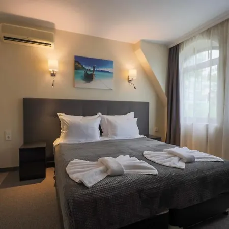 Hotell Family Stiva 3*