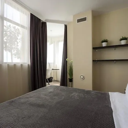 Family Stiva גולדן סנדס